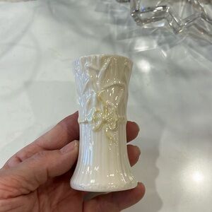 EUC Vintage Belleek Irish Pharian Porcelain Typha Spill vase